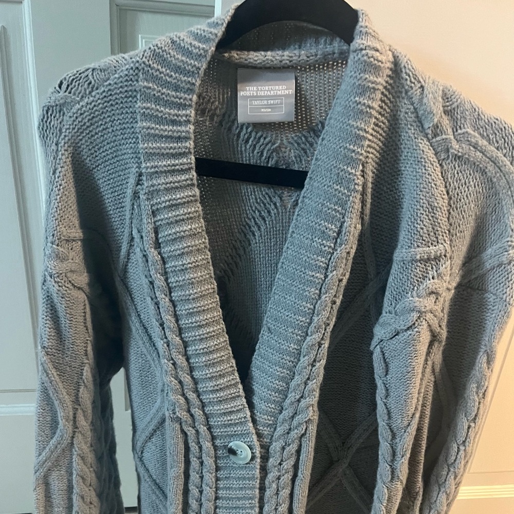 Authentic Taylor Swift cardigan size xs/s